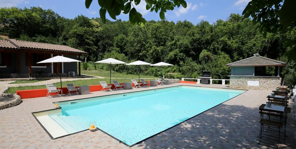 La Mela Rossa Villa แตร์นี ภายนอก รูปภาพ
