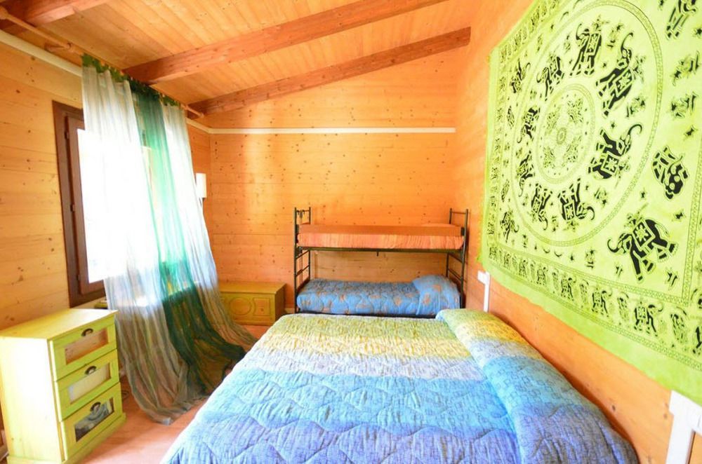 La Mela Rossa Villa แตร์นี ภายนอก รูปภาพ