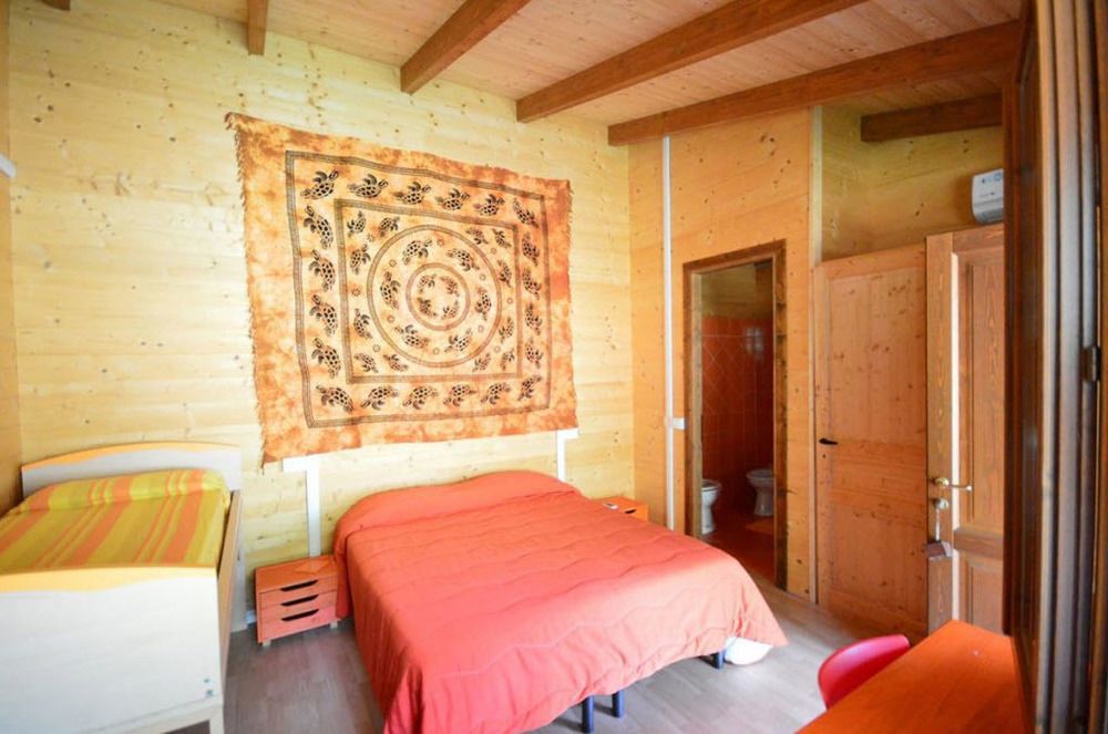 La Mela Rossa Villa แตร์นี ภายนอก รูปภาพ