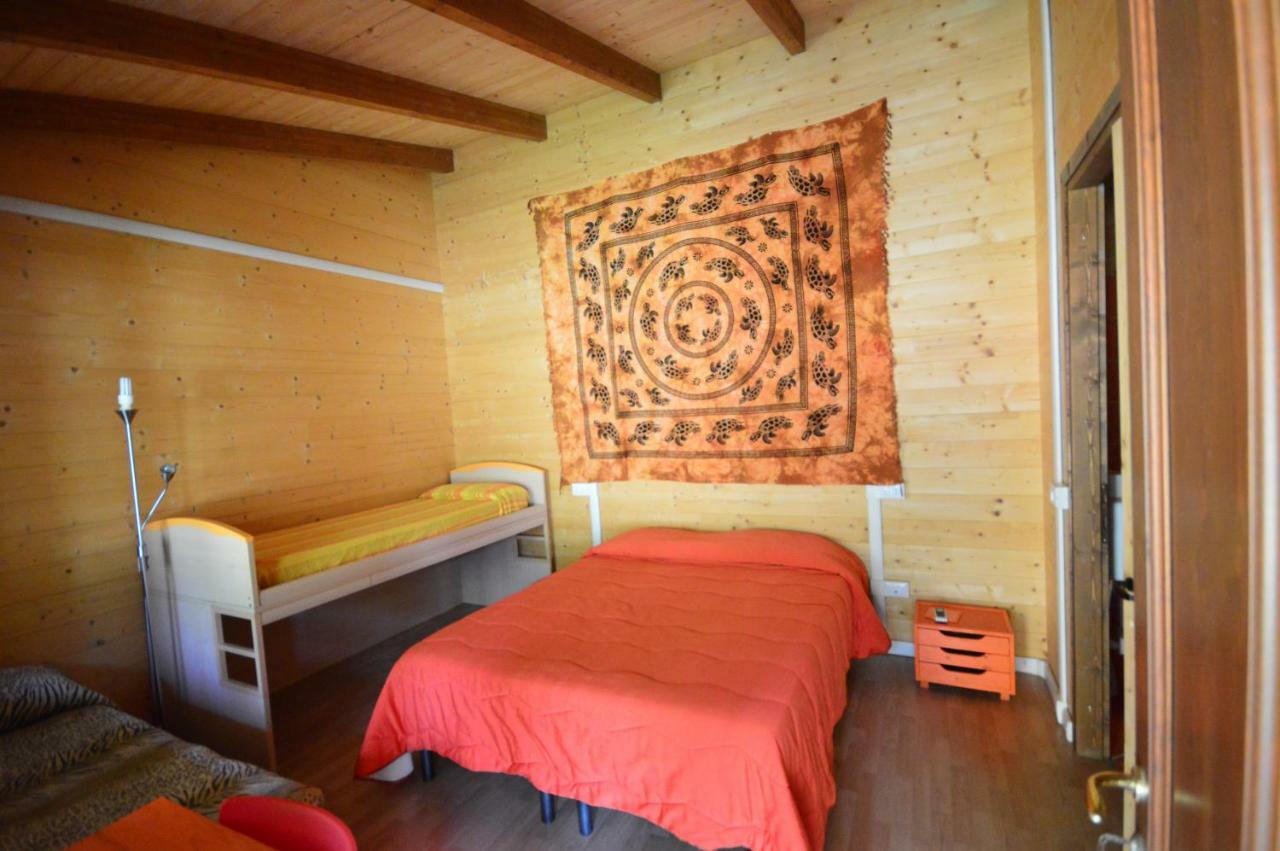 La Mela Rossa Villa แตร์นี ภายนอก รูปภาพ
