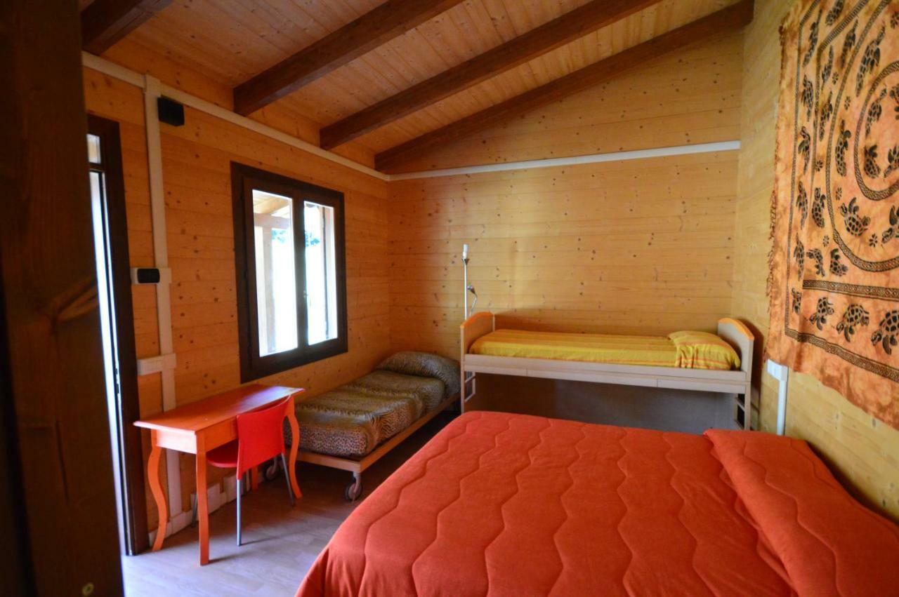 La Mela Rossa Villa แตร์นี ภายนอก รูปภาพ